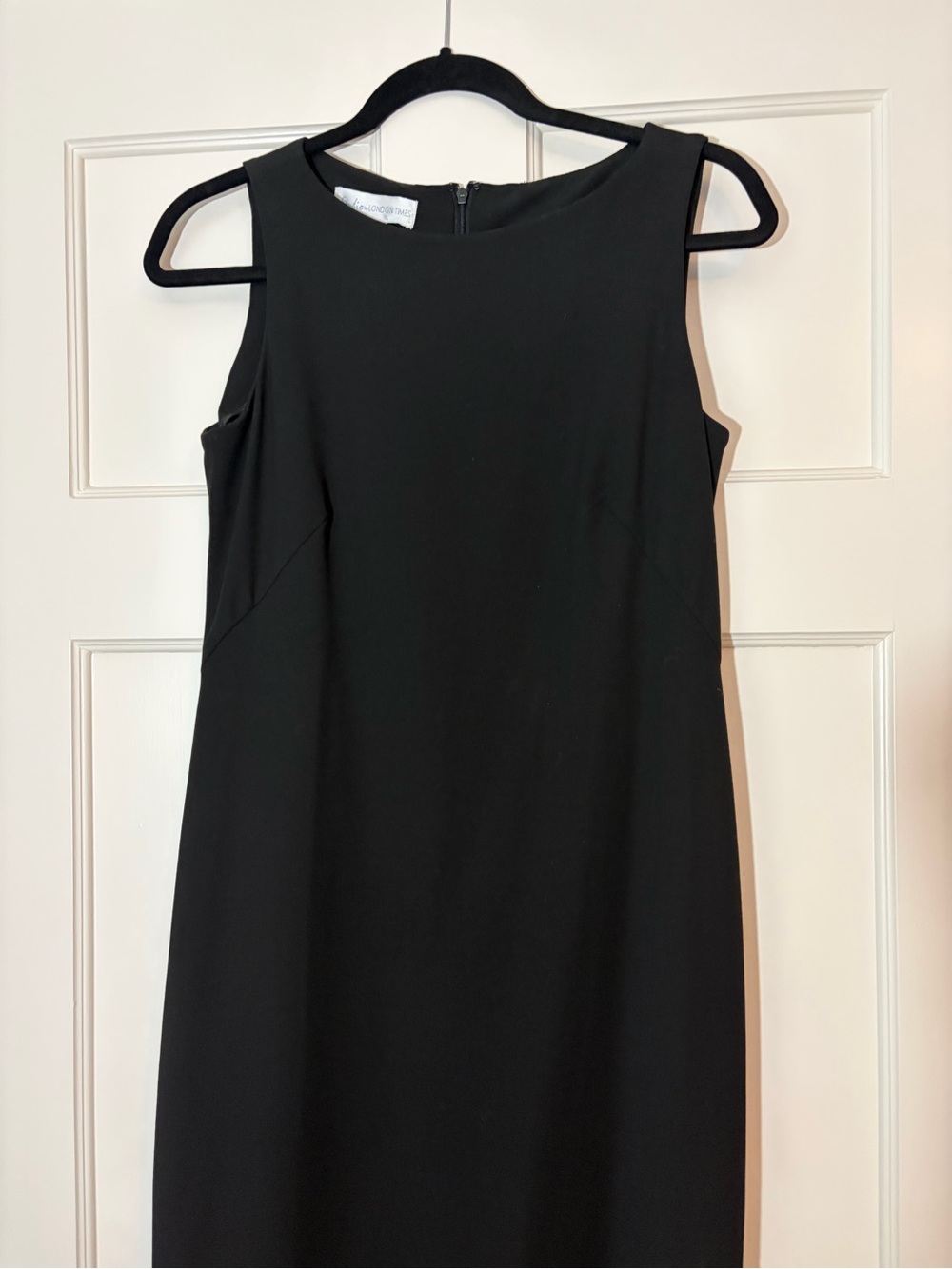London Times Black Sleeveless Sheath Dress